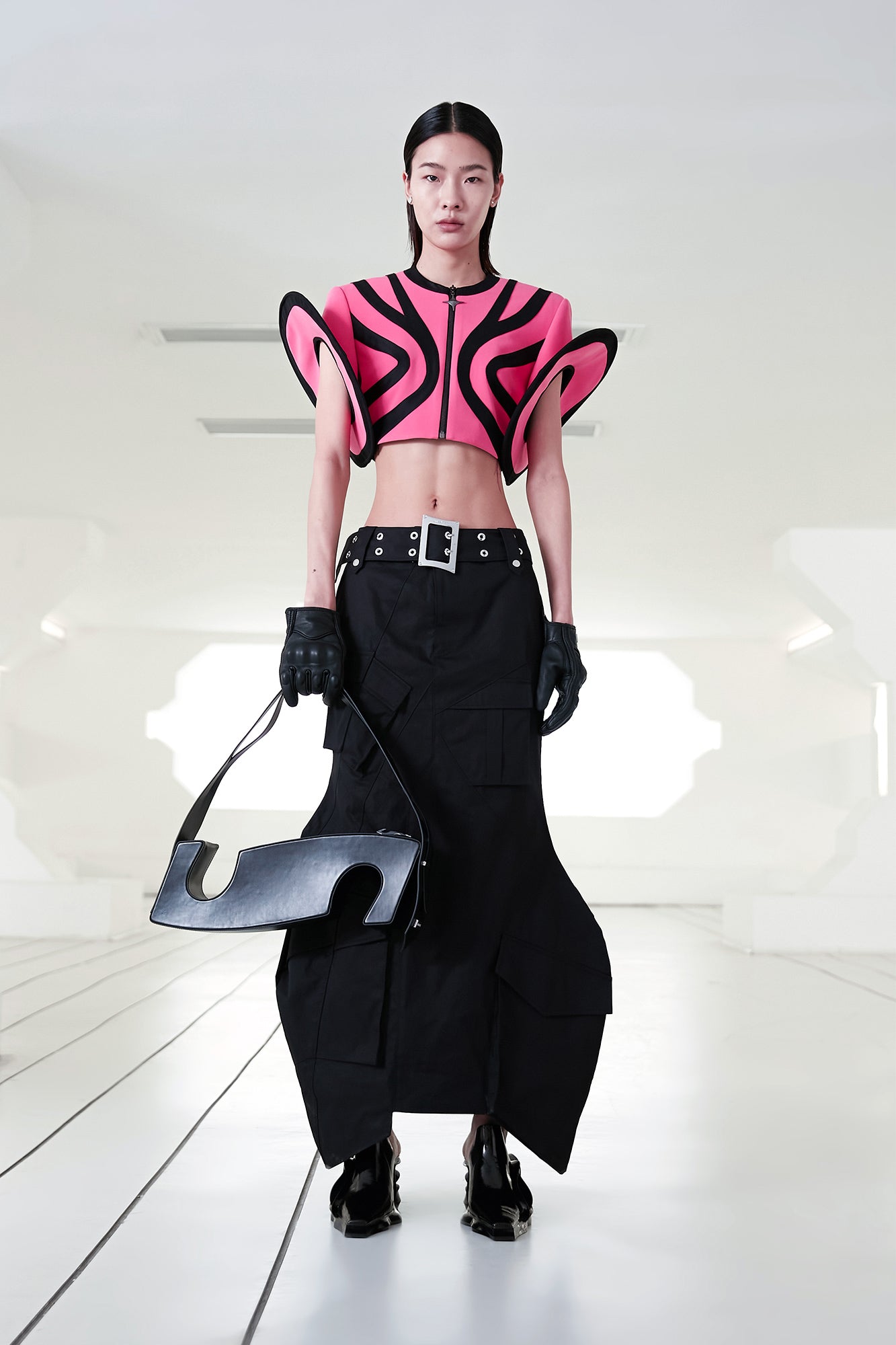 Geometric division tooling overskirt