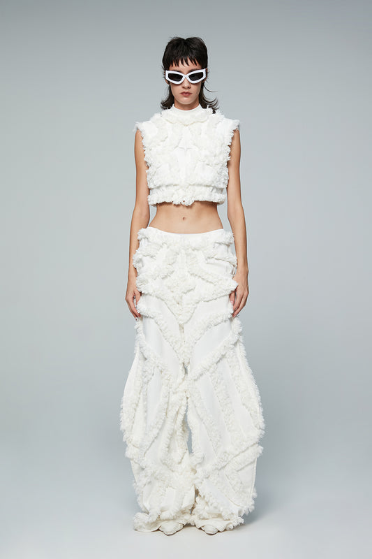 Fractional-wave pants with raw edge