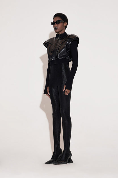Three dimensional wide shoulder jacket