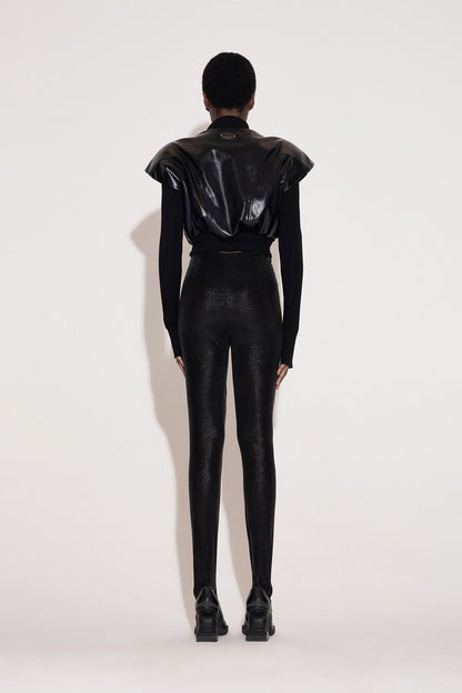 Three dimensional wide shoulder jacket