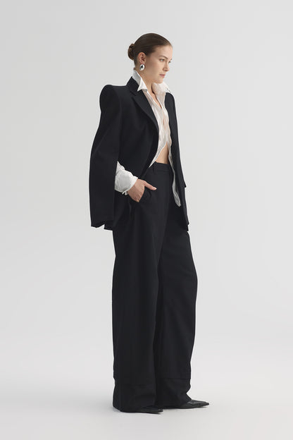 Wool sleeve slit shoulder padded suit