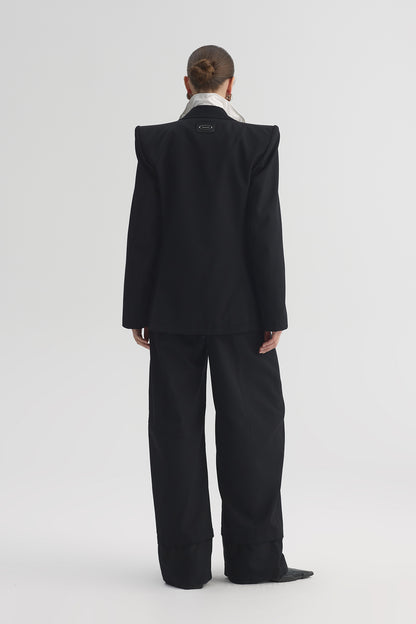 Wool sleeve slit shoulder padded suit