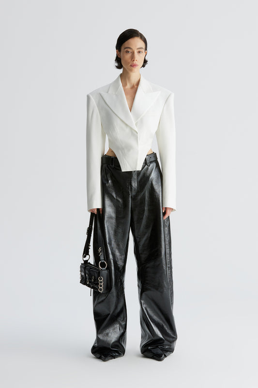 Shoulder cushion curved hem suit