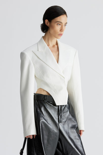 Shoulder cushion curved hem suit